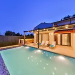 Villa Kakule